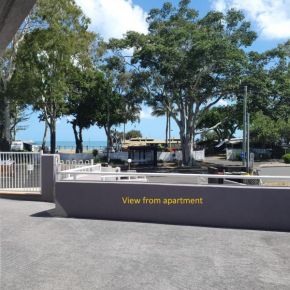 Villa Venezia Apt 3 - Spacious Hervey Bay beachfront apartment Hervey Bay